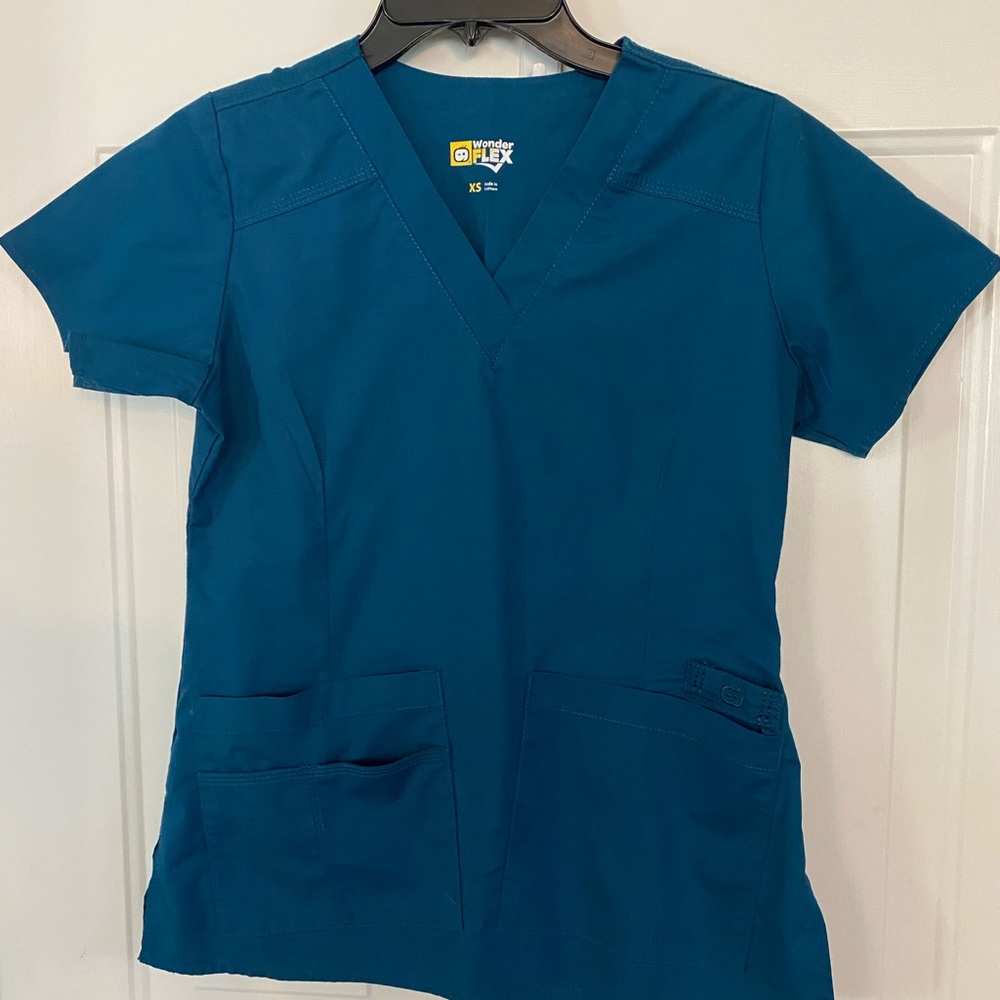 Wonderflex XS scrub top